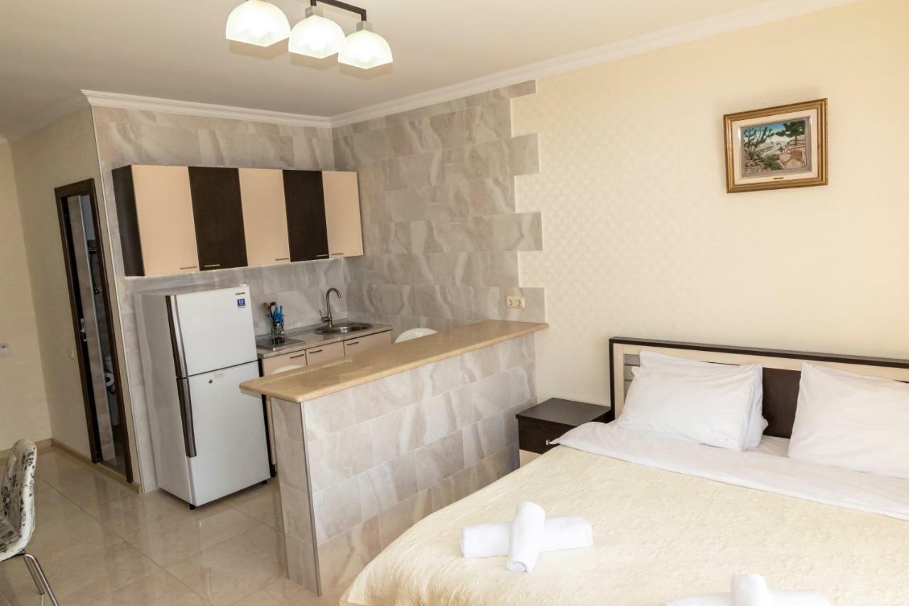 Orbi Apartment Ruslan Batumi Exteriör bild